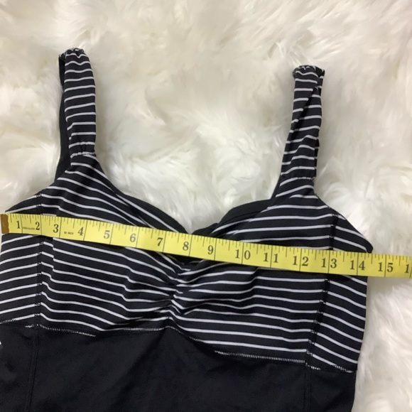 Lululemon Aria Tank II Parallel Stripe Black White / Black Size 8 Built In Bra - Picture 8 of 11